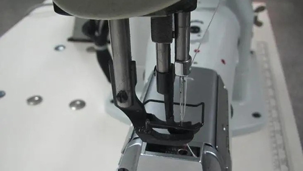 Características de la máquina remalladora